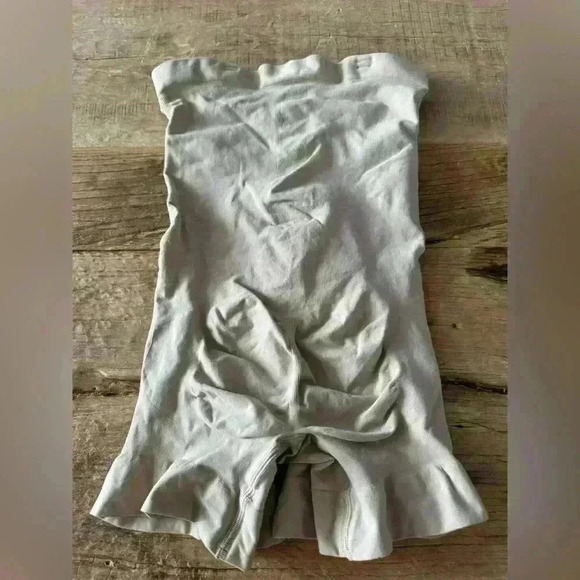 NEW Skims High Waist Seamless Sculpt Mid Thigh Shorts ~ XL - Picture 6 of 8